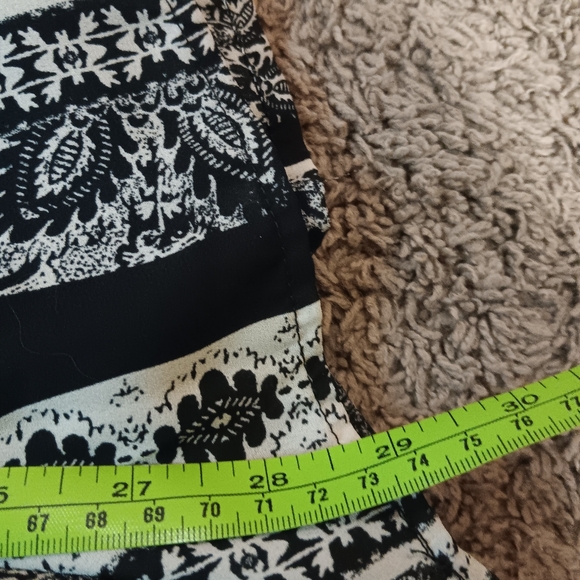 As U Wish Halter‎ Romper Size XS in a Black and White Paisley Pattern - Picture 7 of 9